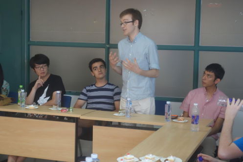 交流会现场外国学生发言